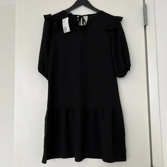 H&M black dress - Picture 4 of 6